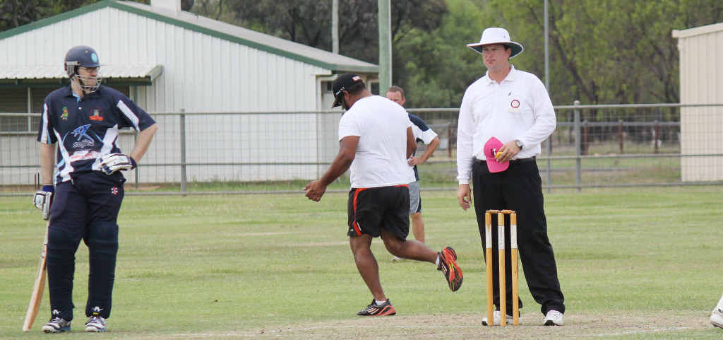 KEEPING ‘EM HONEST: Damian Freiberg umpiring a local match earlier in the 2012/13 season. KEEPING ‘EM HONEST: Damian Freiberg umpiring a local match earlier in the 2012/13 season.